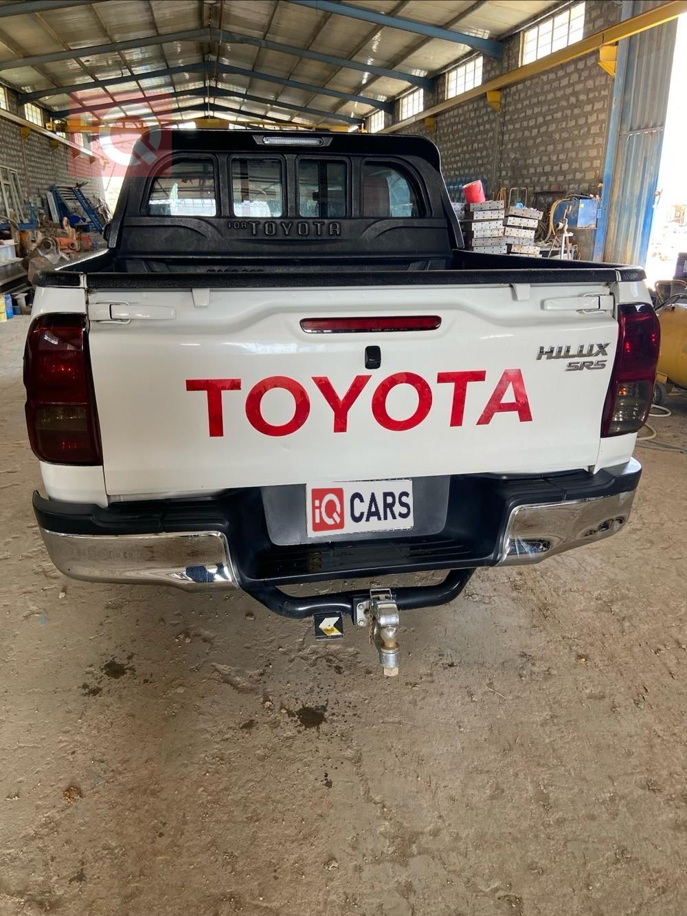 تويوتا هايلوكس